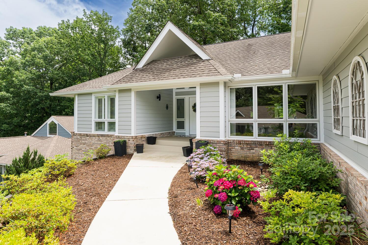 112 Broadmoor Drive