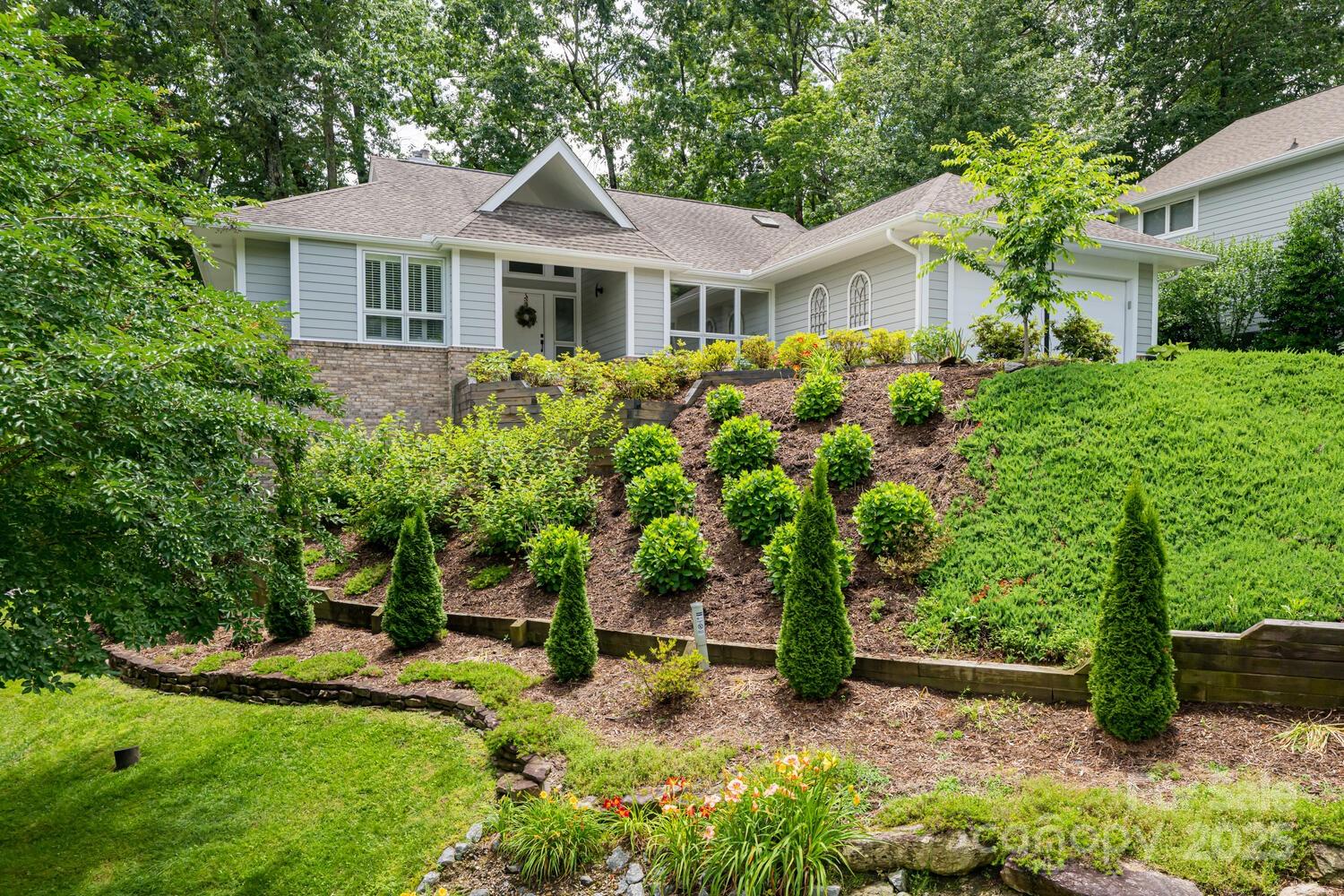 112 Broadmoor Drive