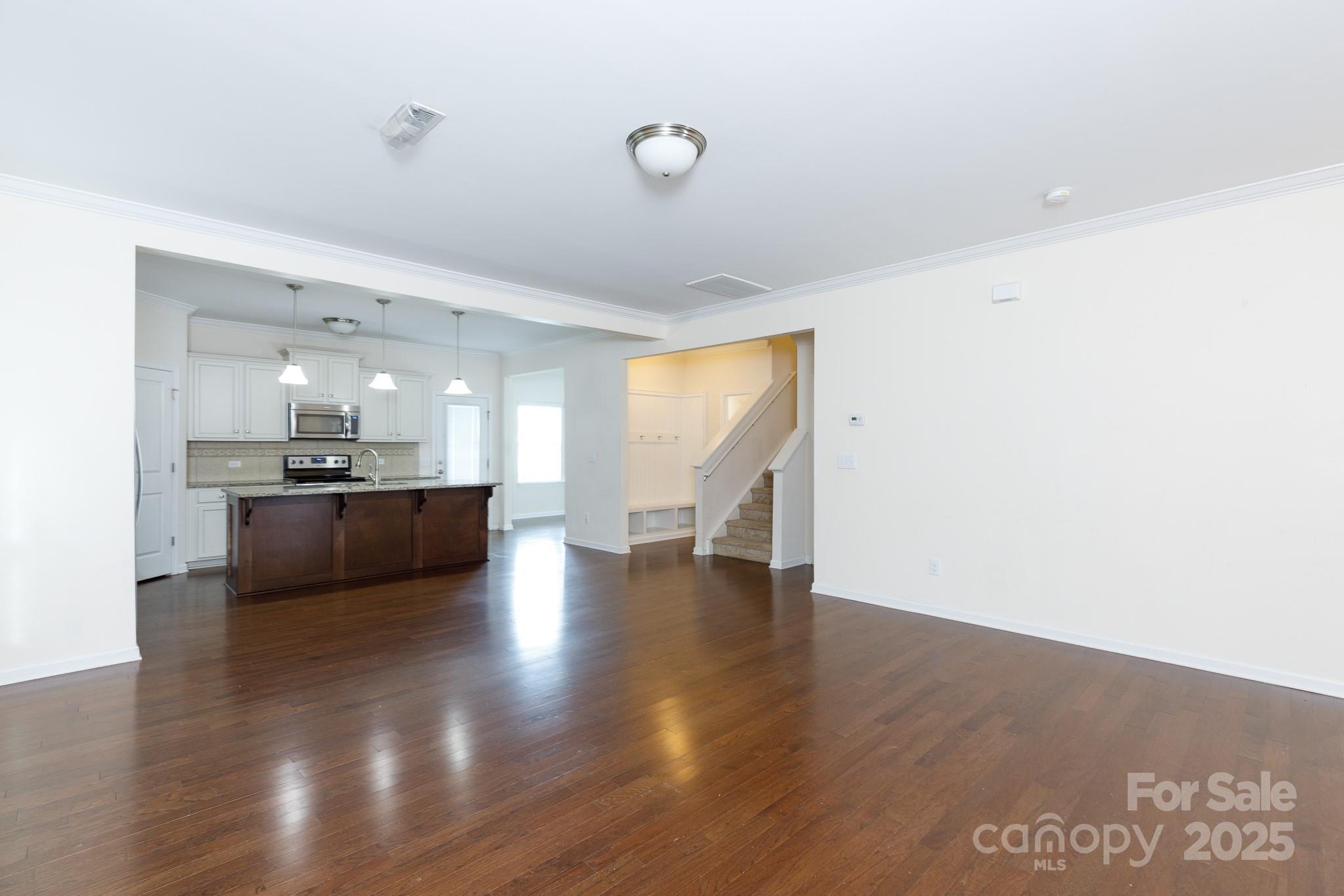 1148 Bannockburn Avenue