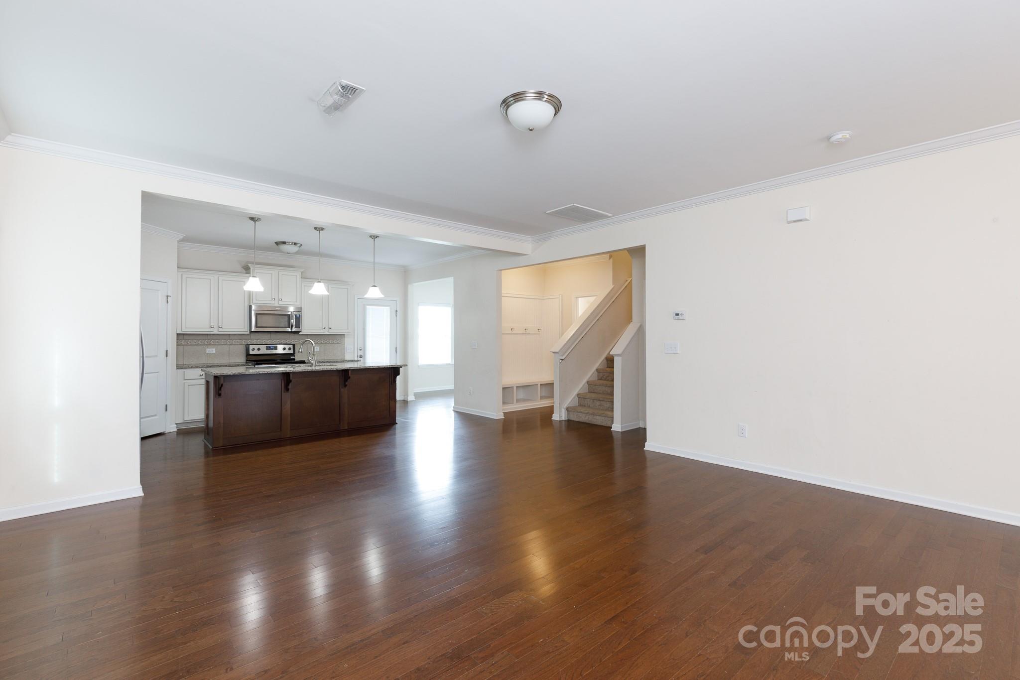 1148 Bannockburn Avenue