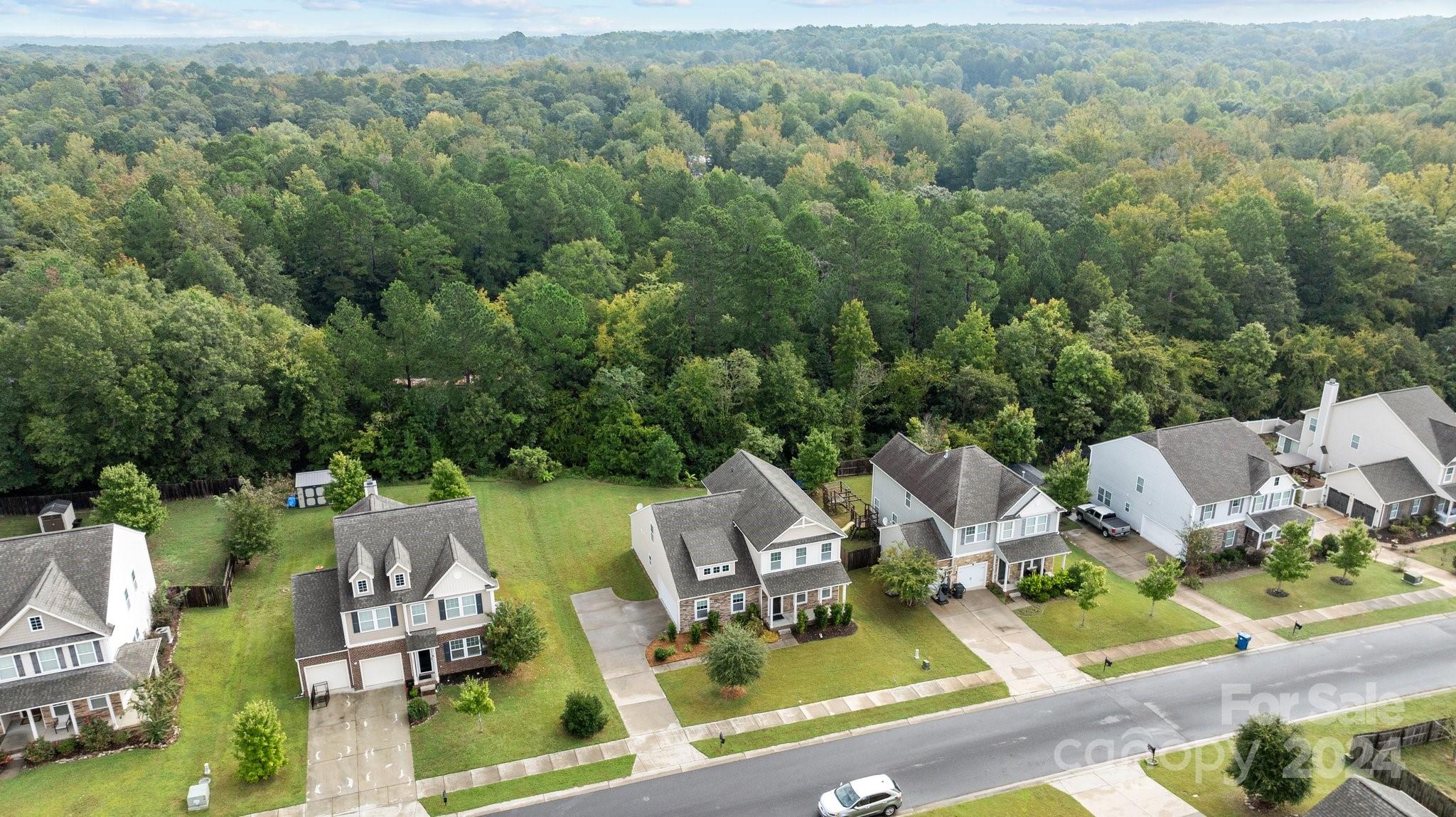 Ellis Pond - Residential