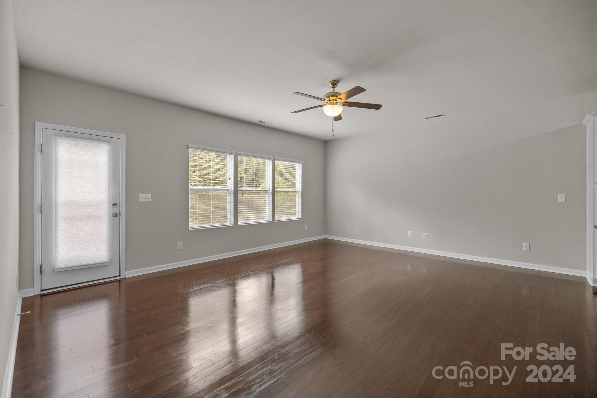 Ellis Pond - Residential