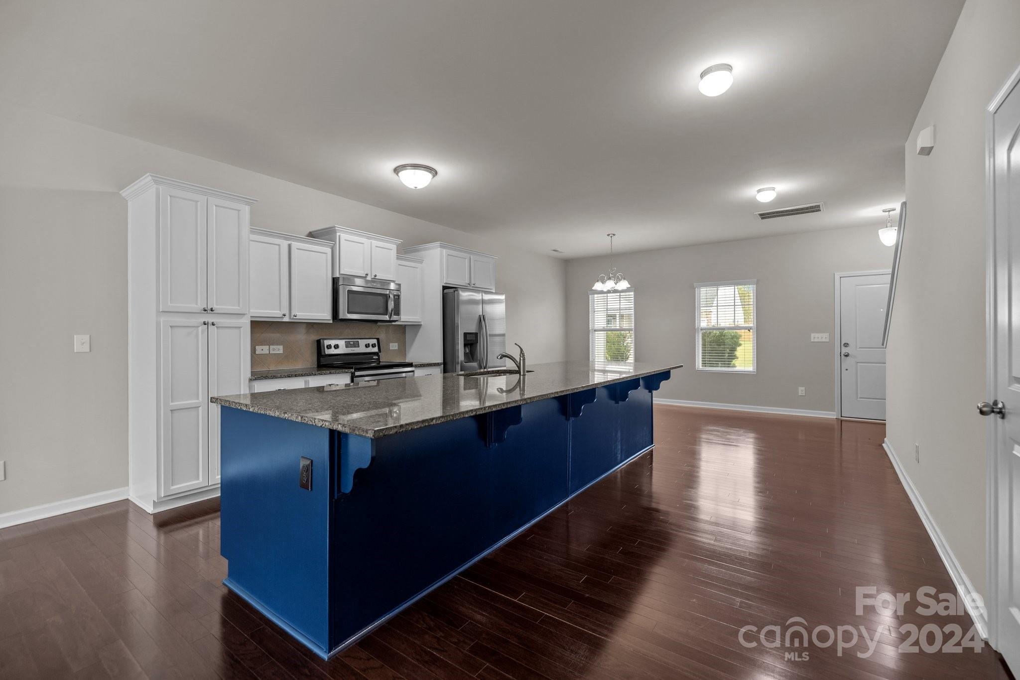 Ellis Pond - Residential