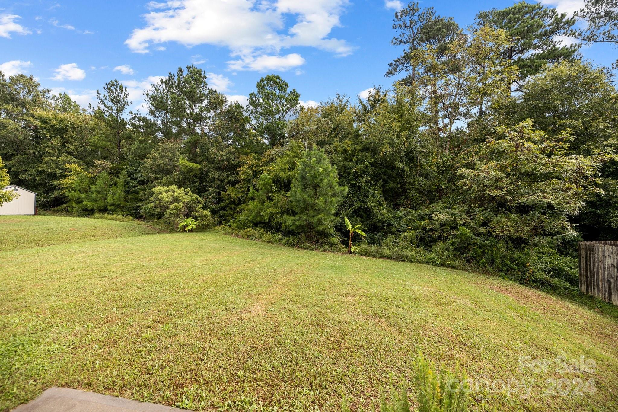 Ellis Pond - Residential