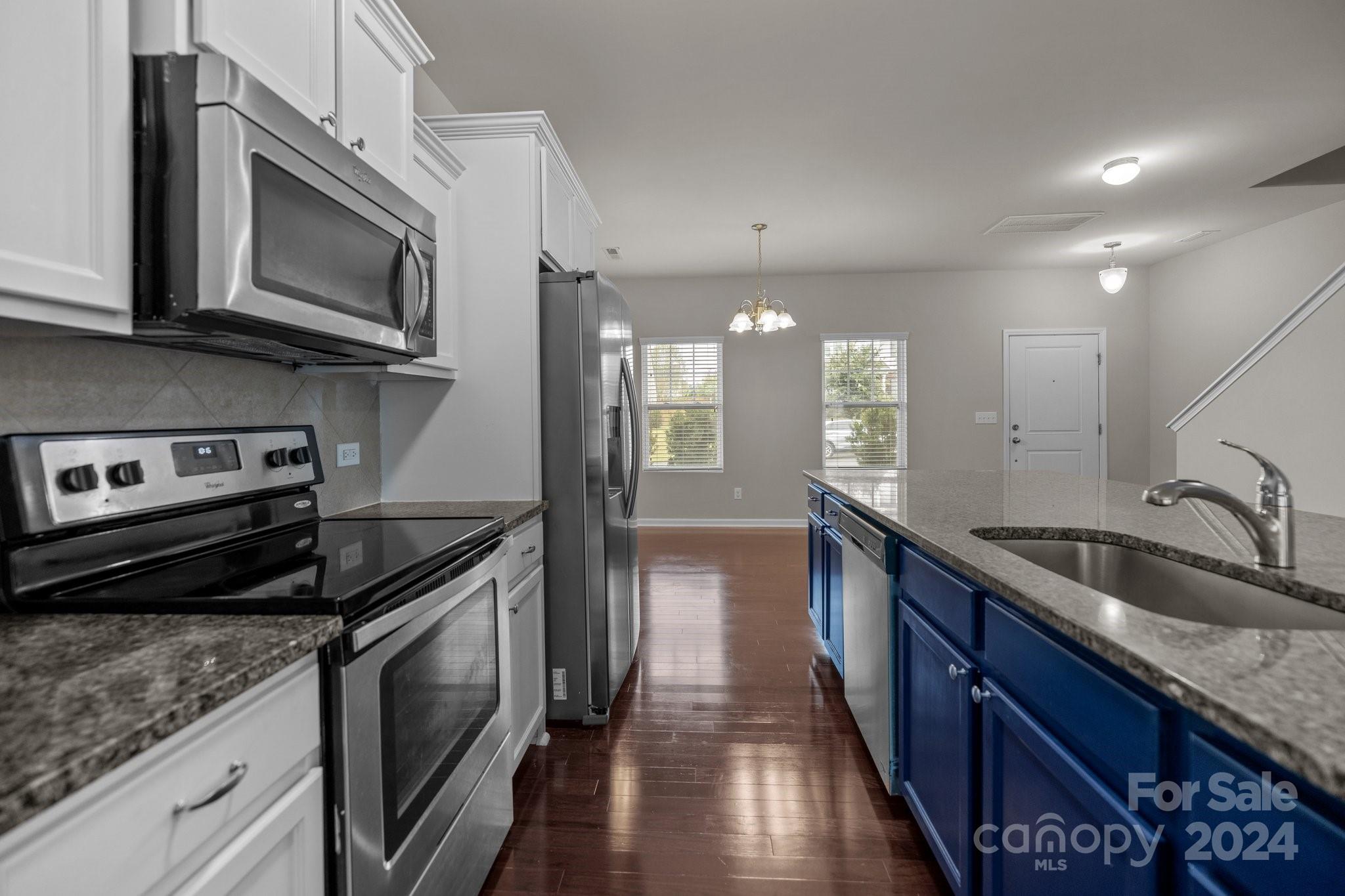 Ellis Pond - Residential