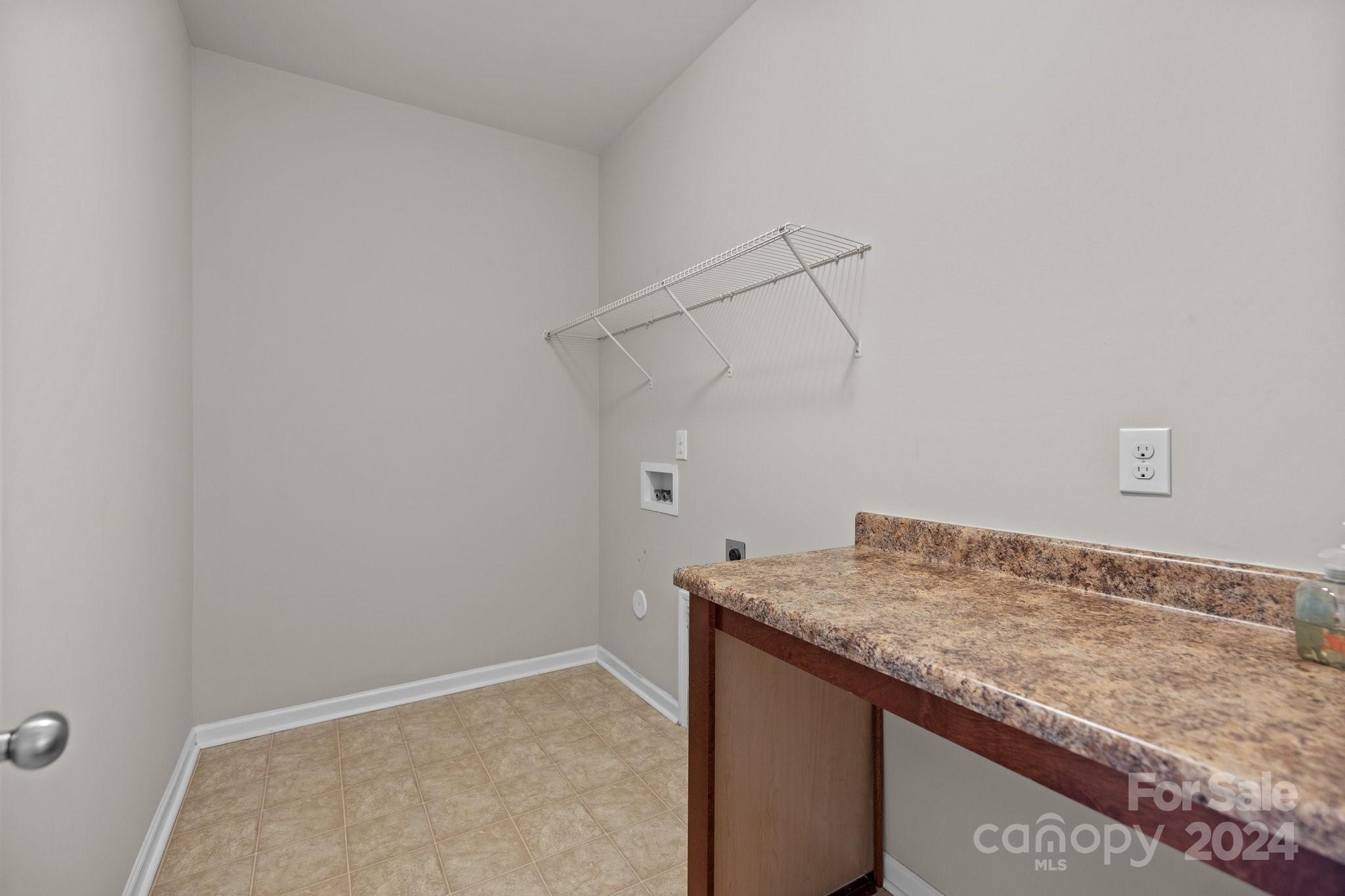 Ellis Pond - Residential