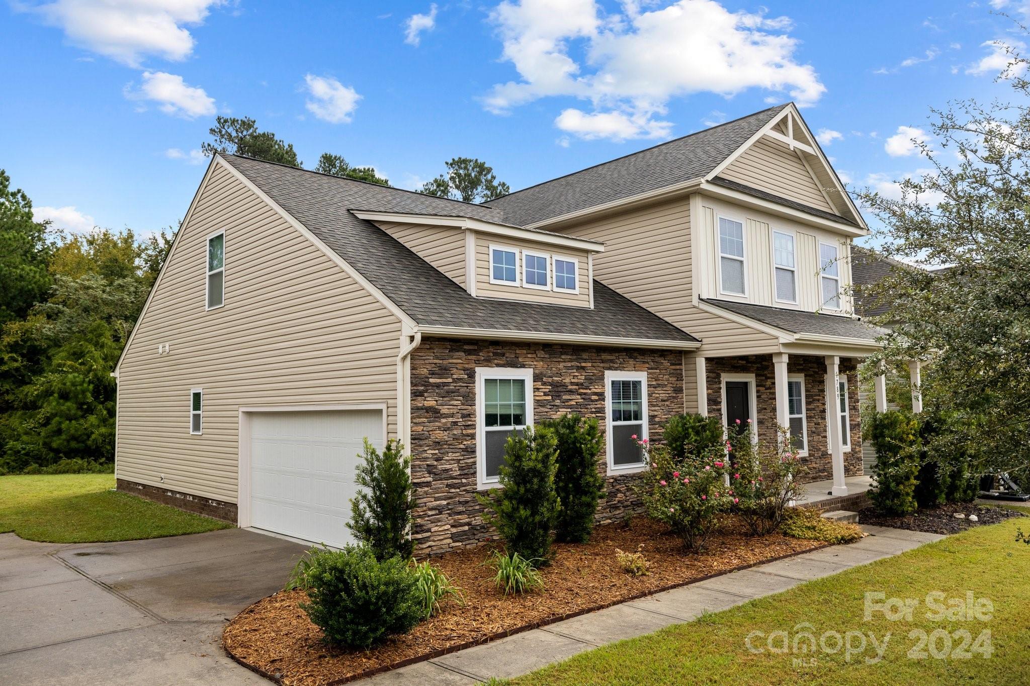 Ellis Pond - Residential