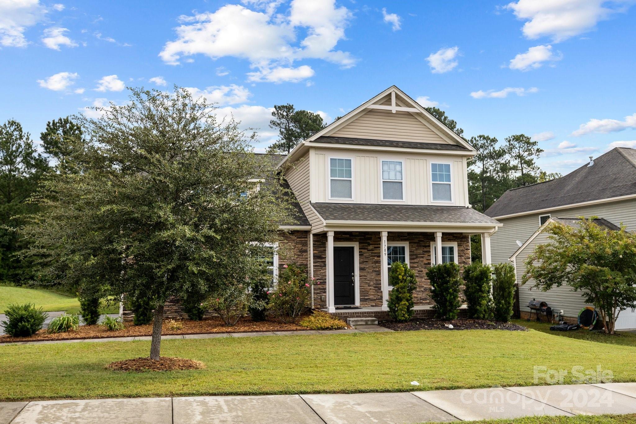 Ellis Pond - Residential