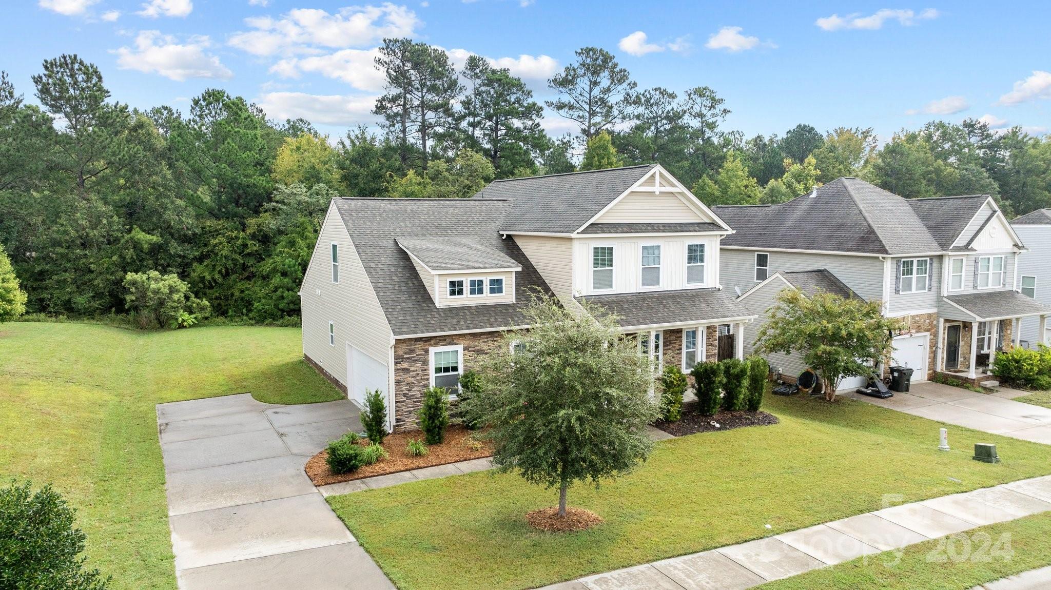 Ellis Pond - Residential