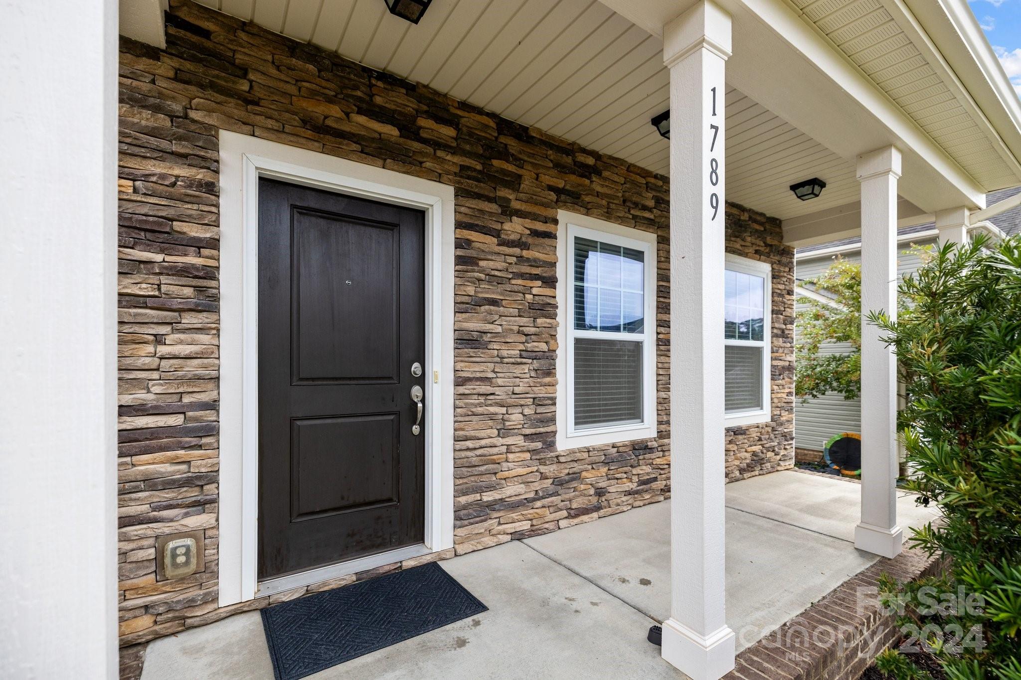 Ellis Pond - Residential