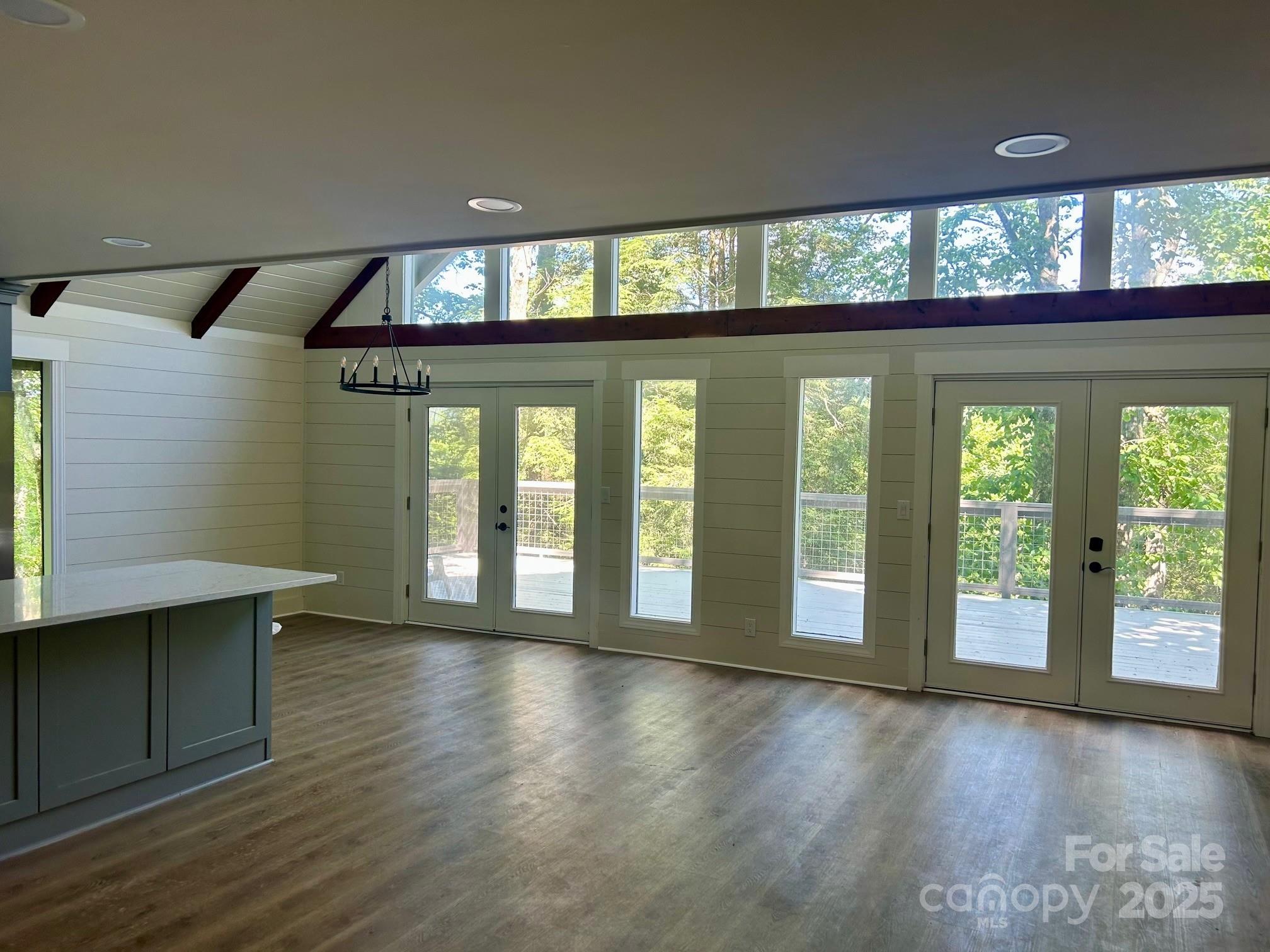975 Hillside Drive