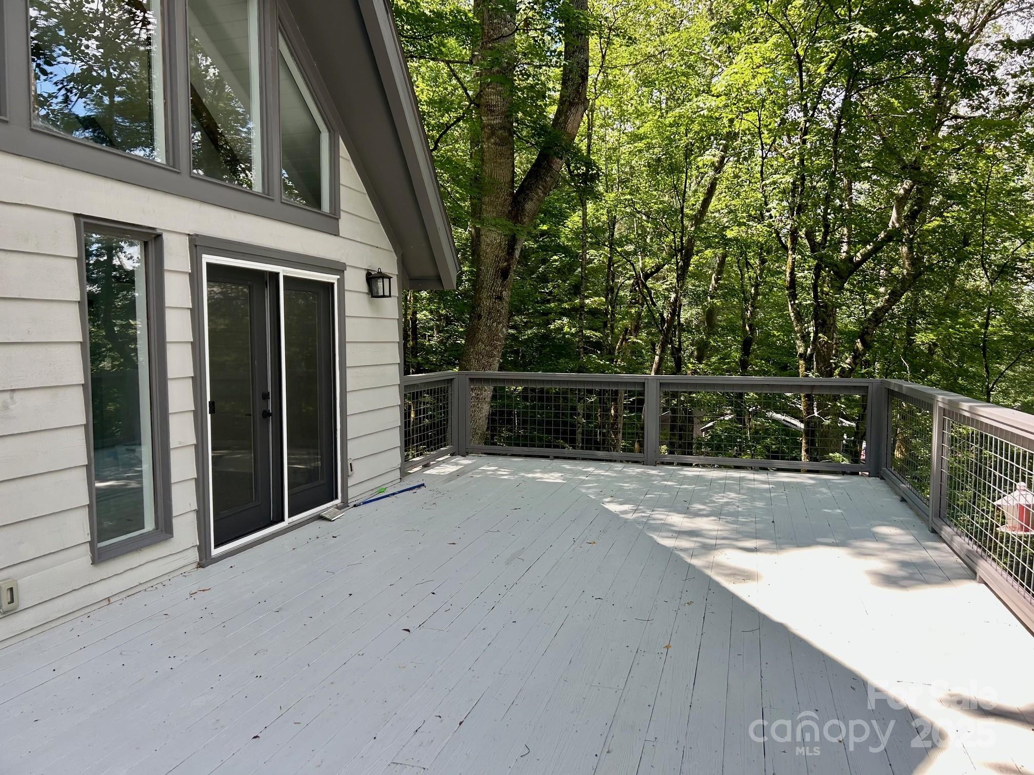 975 Hillside Drive