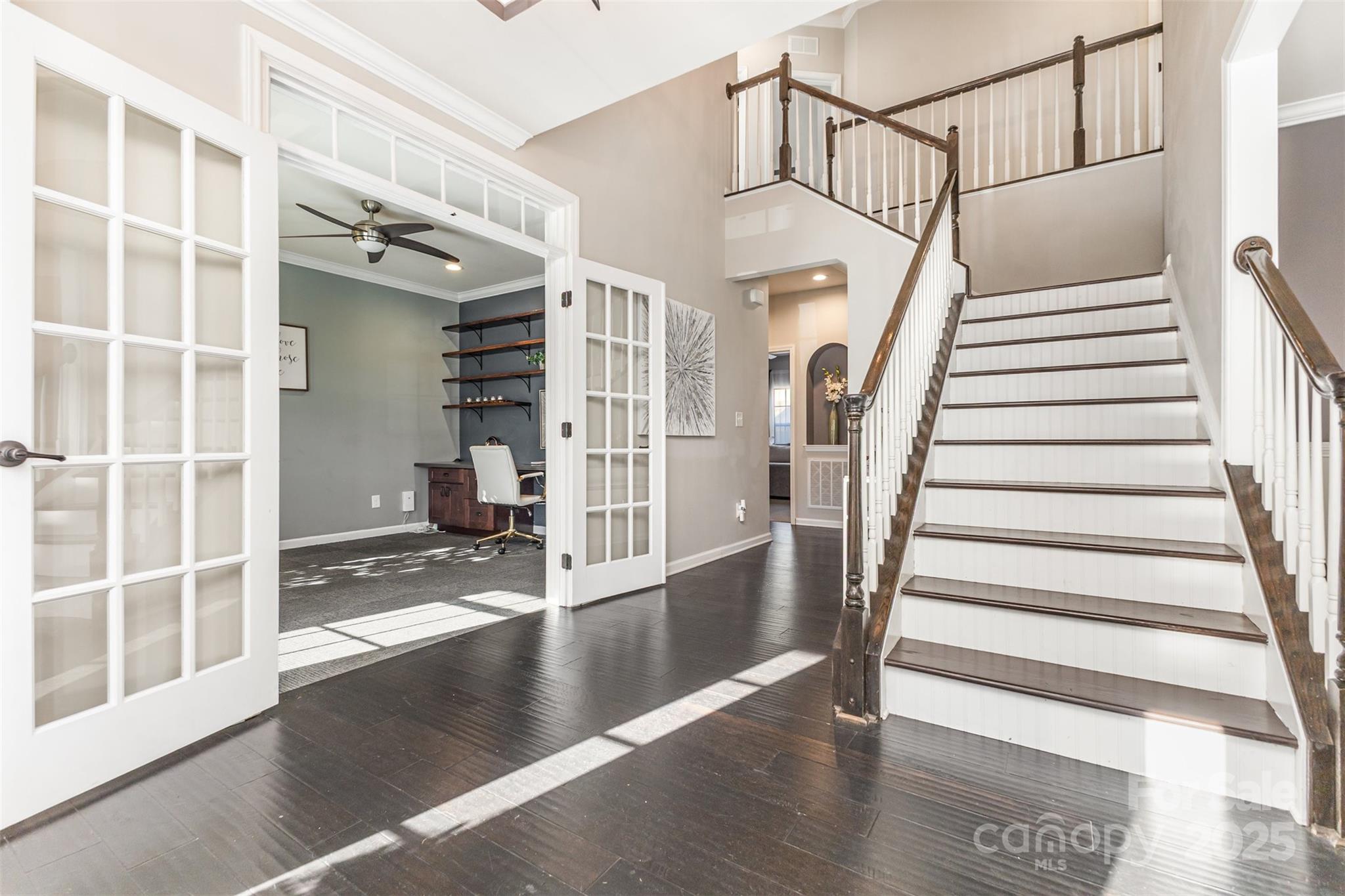 11523 Warfield Avenue