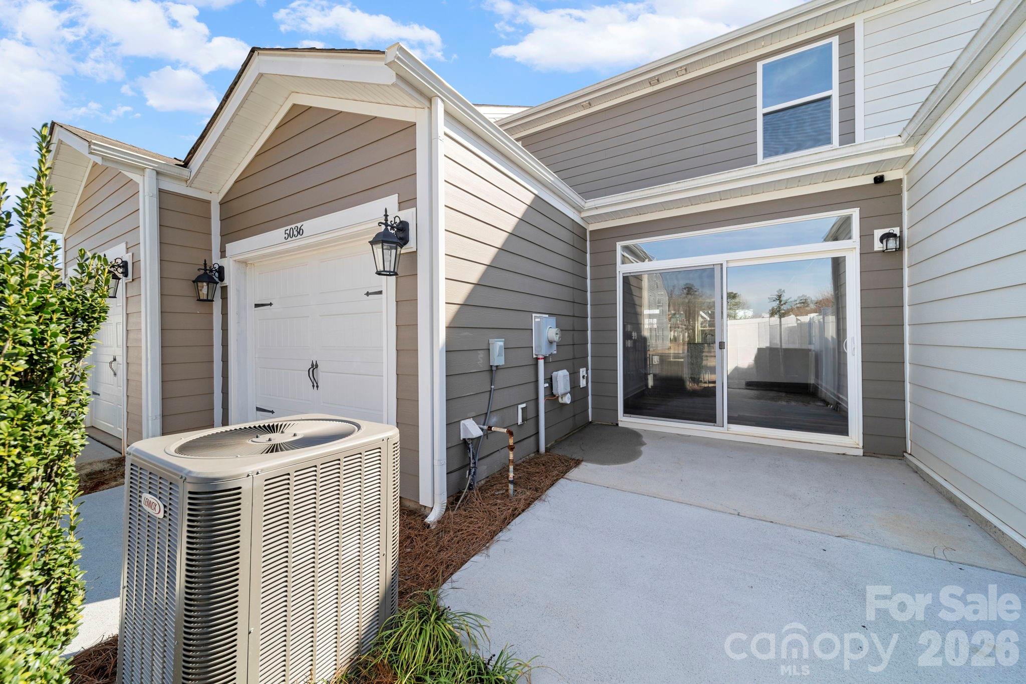 The Enclave at Davis Lake - Residential