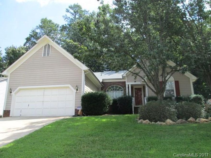 Great home, Great location, fenced backyard, Must see!!  Please note, renters insurance is required. Pet fee is $300.00 per pet that does not exceed 35lbs.