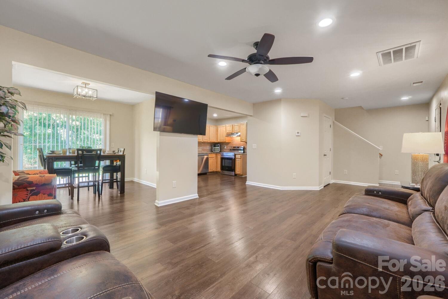 1605 Crandon Drive