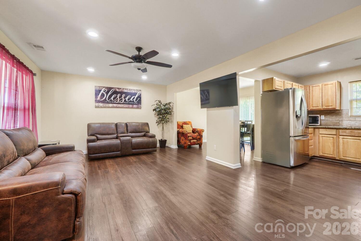 1605 Crandon Drive
