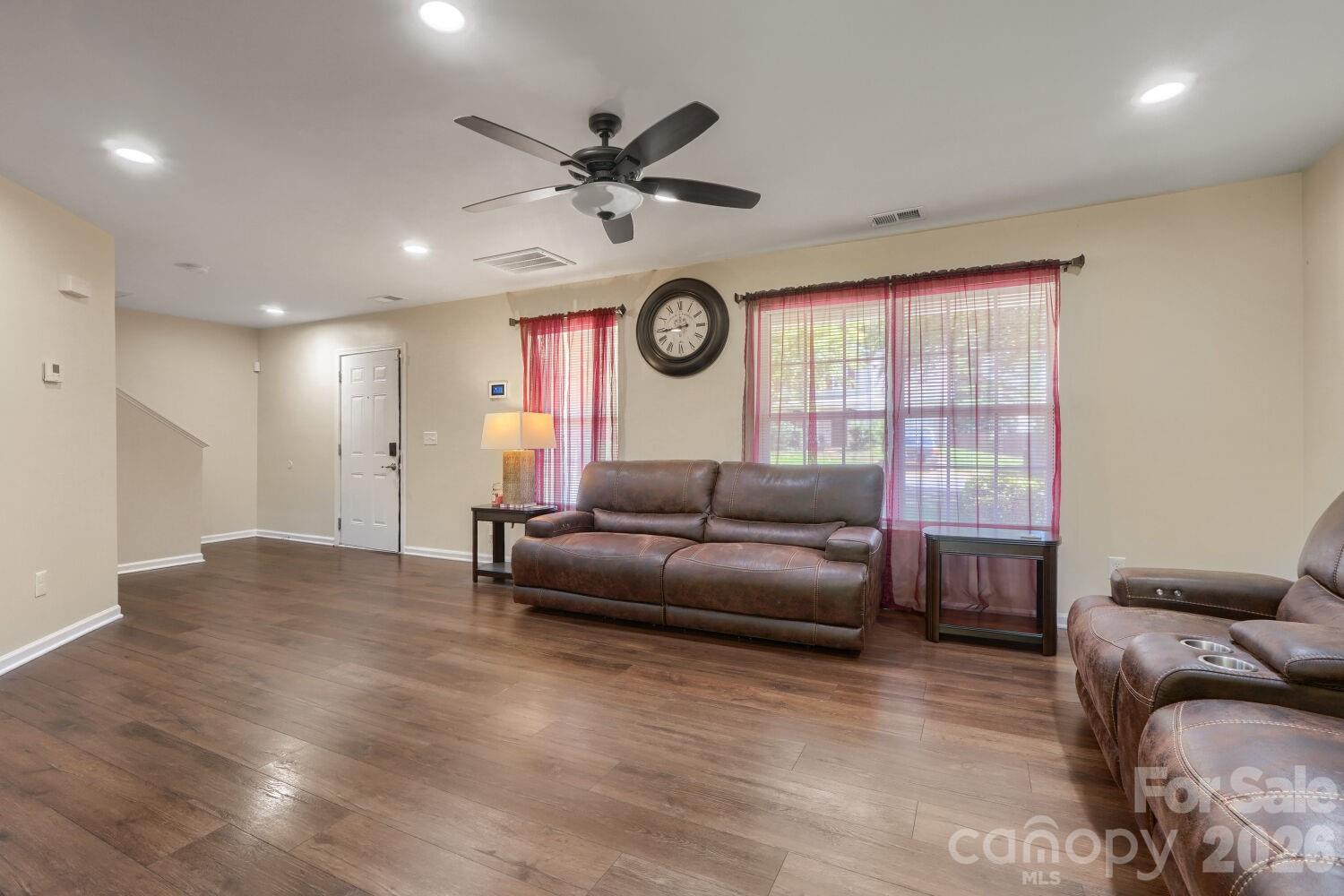 1605 Crandon Drive