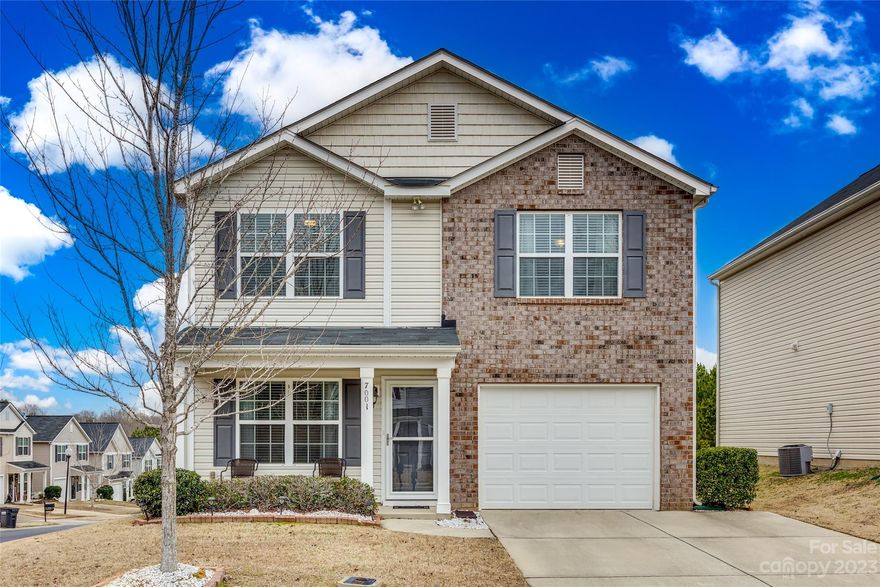 ***Unfortunately buyers loan was declined so this home is back on the market. No home inspection or appraisal performed.*** Come visit this home in Reid Pointe! She looks as good as she did when she was brand new. Reid Pointe is conveniently located near Pineville, Ballantyne, Rock Hill, the bustling Indian Land corridor, and the center of Fort Mill. I-485 and I-77 are easily accessible for travel to and from the Charlotte area. Three bedrooms with walk-in closet are all located upstairs. Enjoy low HOA dues that even includes a community pool!