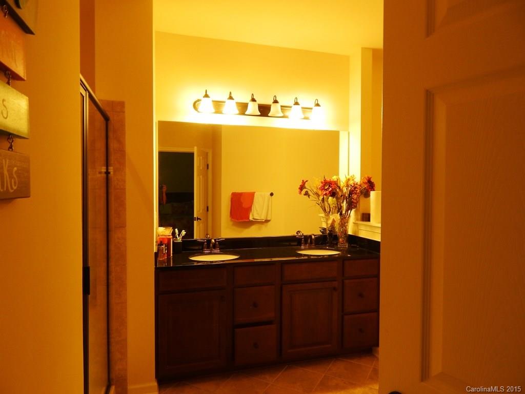 Lake Shore On Lake Wylie - Residential Lease