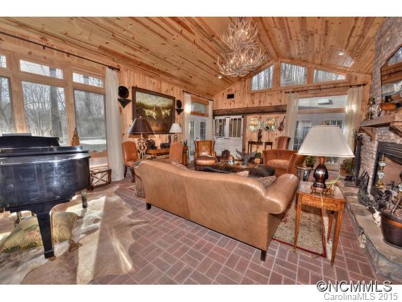 Cabin Cove - Residential