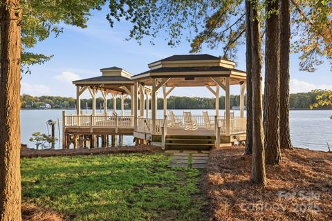 166 Iron Gate Circle Mooresville NC 28117