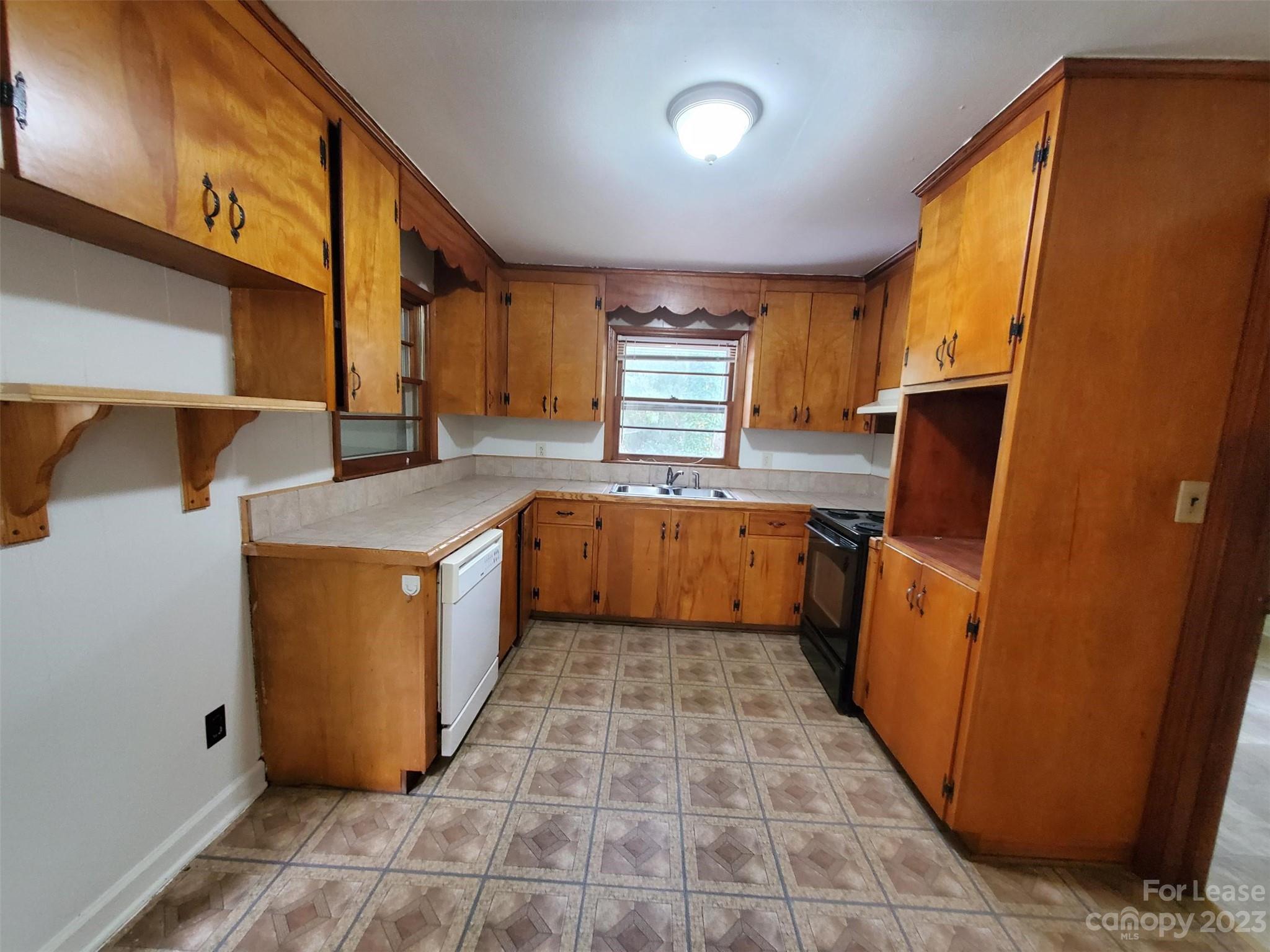 D B Hanna - Residential Lease