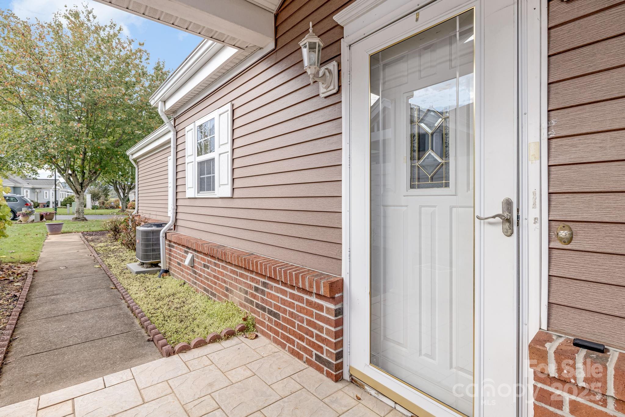 11 Heather Way D