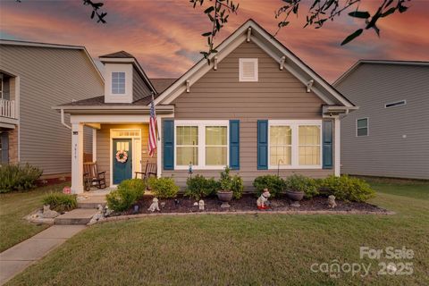 Photo of 9619 Rayneridge Drive, Huntersville, NC 28078 (MLS # 4304586)