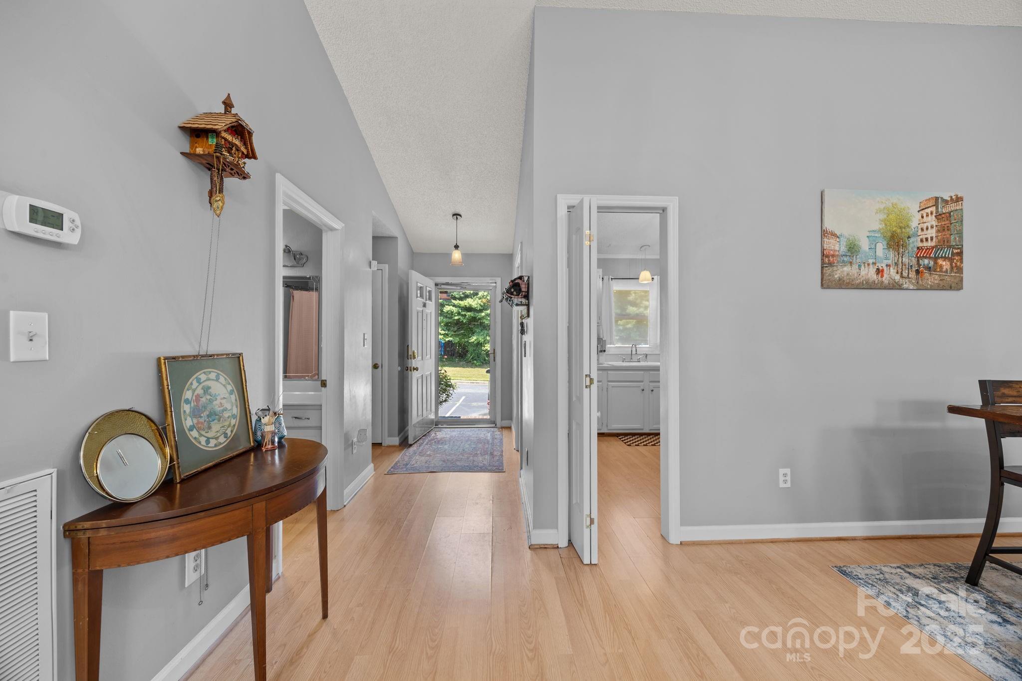1300 Larchmont Place 501