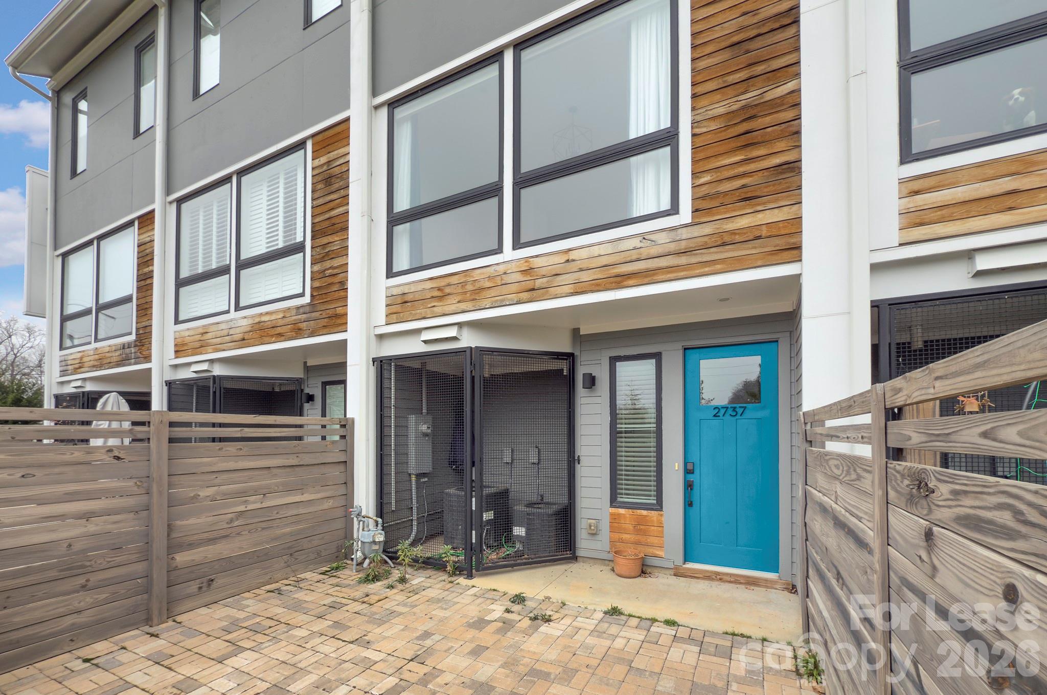 2737 Shenandoah Avenue