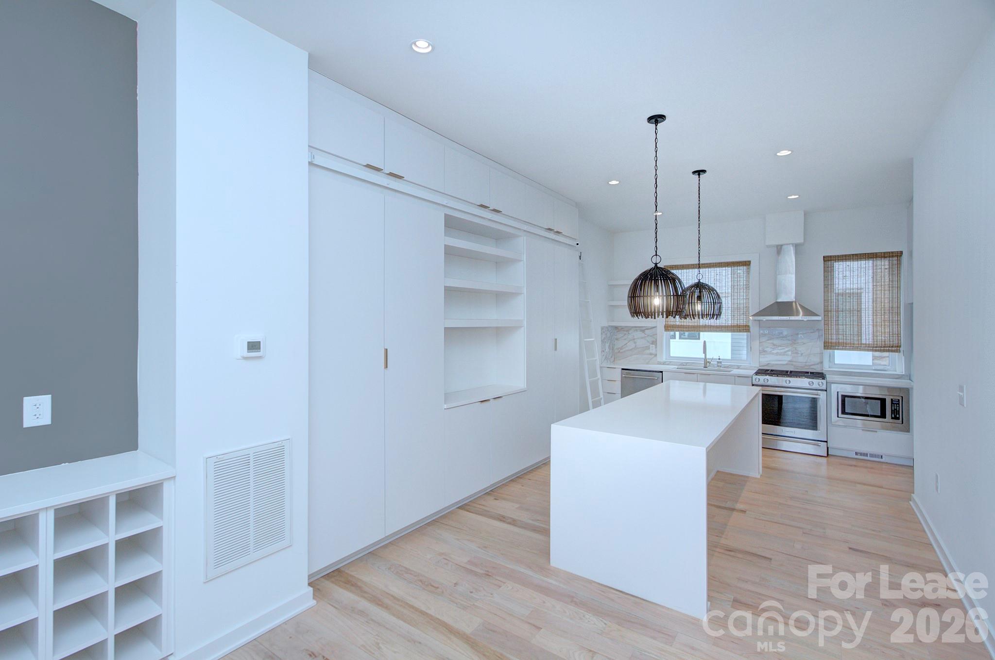 2737 Shenandoah Avenue