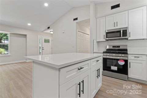 5534 Great Wagon Road Charlotte NC 28215