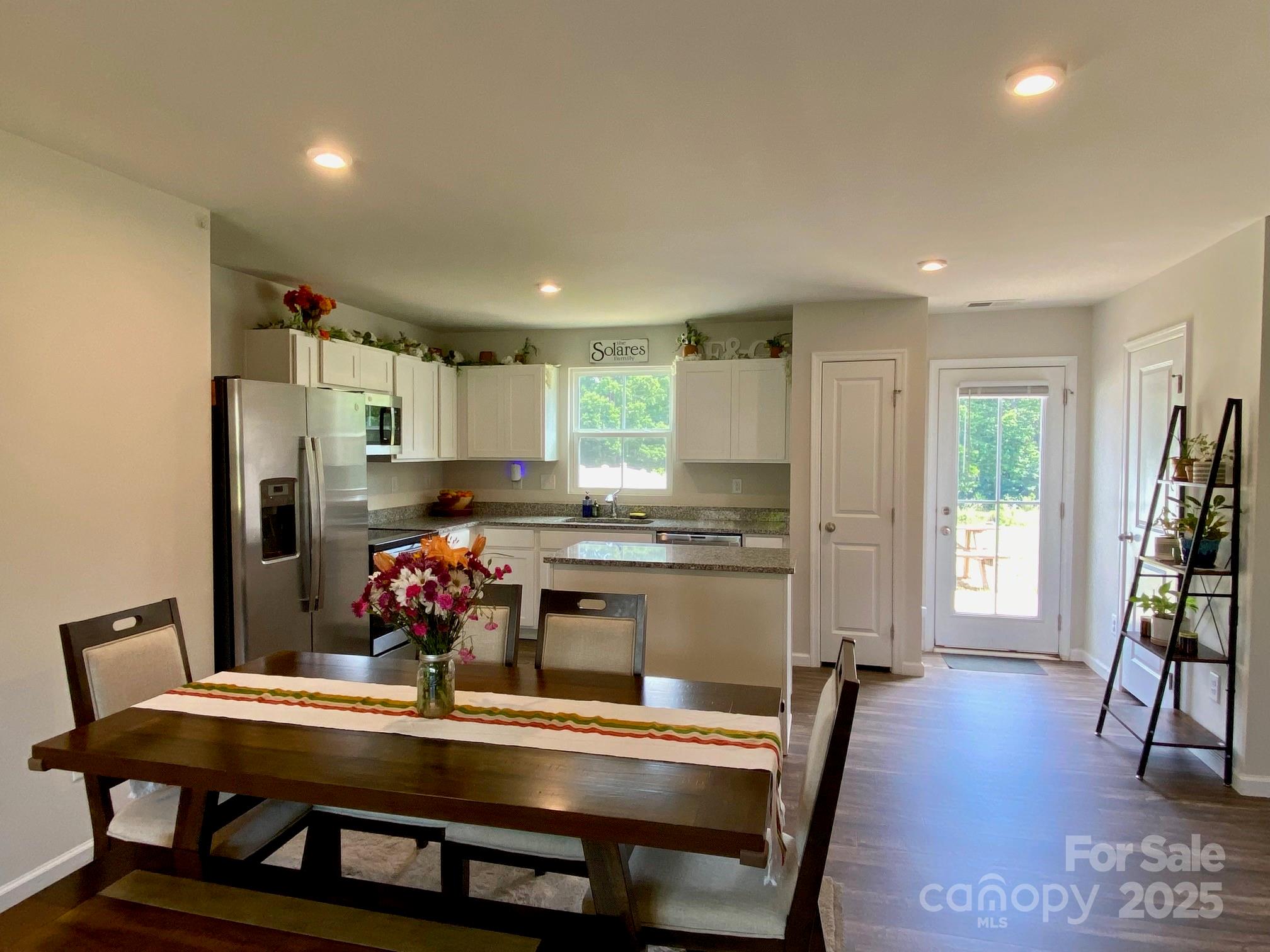3113 Bouquet Street