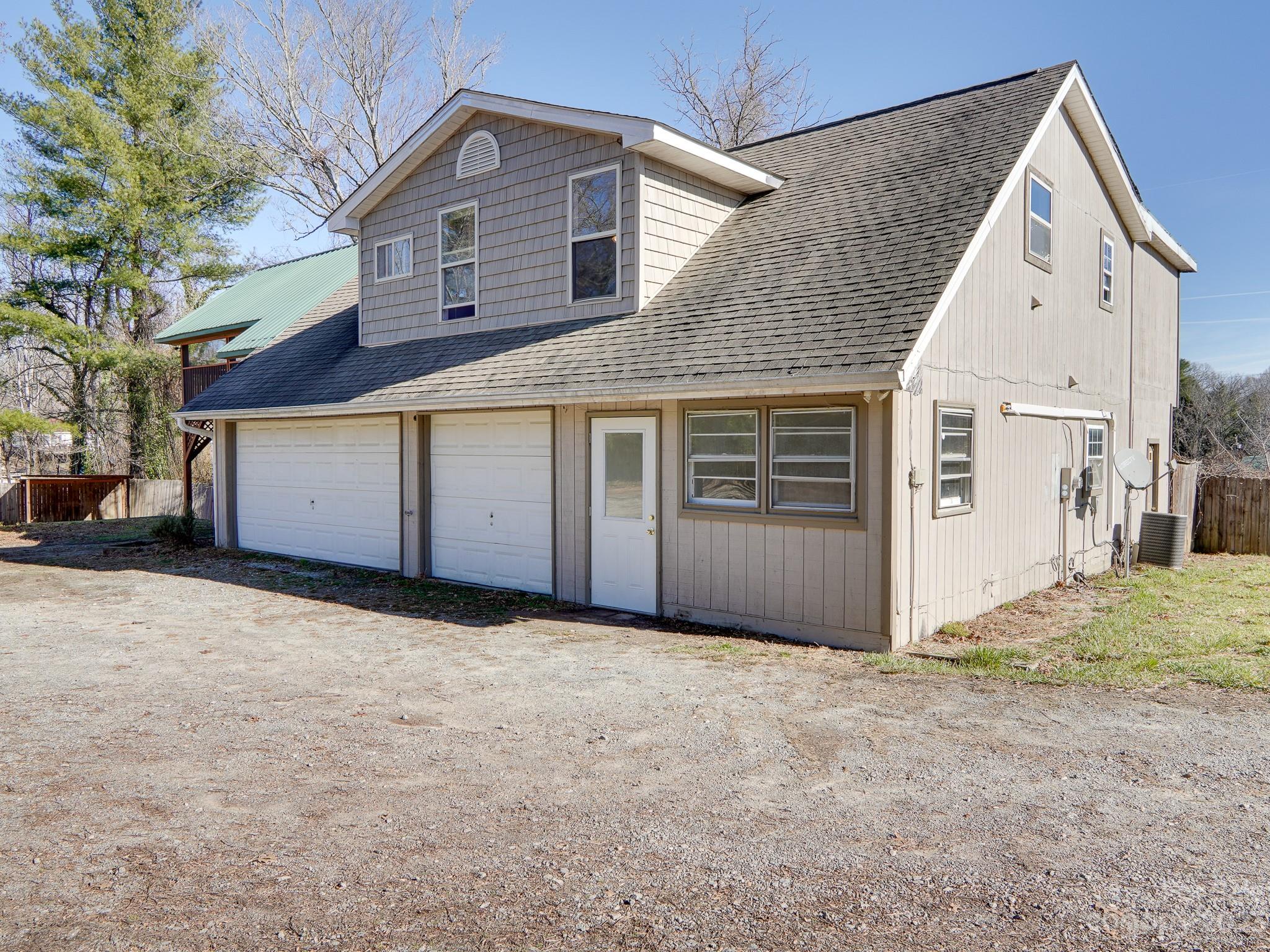 14 & 16 Rosebud Lane