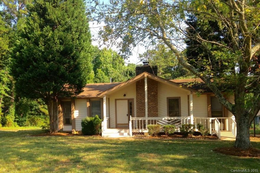 Don't miss out on this gorgeous, MOVE IN READY house! Open floorpan, freshly painted, new carpet, updated kitchen. 
Great location!
More great pictures to come!
House is sold as is, no repairs.