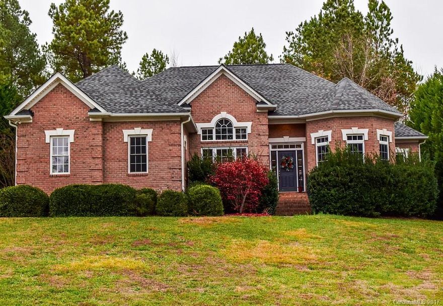 PERFECT spot to enjoy the outdoors or want to live just outside the city. This 4-BD/3-BA home is just minutes from lake access and park. FEATURES include:Kitchen w/ breakfast area & breakfast bar, bright dining area w/ wood floors and large windows. Beautiful GR w/ gas FP and cathedral ceilings, Roomy Master Suite with tray ceilings, his/her closets, dual sinks, whirlpool tub, separate shower.  Split BR plan, Over-sized bonus room/ BR with private BA, Secluded back yard, New appliances and paint