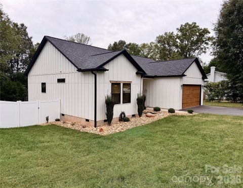 Photo of 4347 Greenbriar Drive #3, Hickory, NC 28602 (MLS # 4436406)