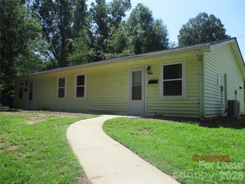 Photo of 321 Oak Street Street, Mooresville, NC 28115 (MLS # 4435398)
