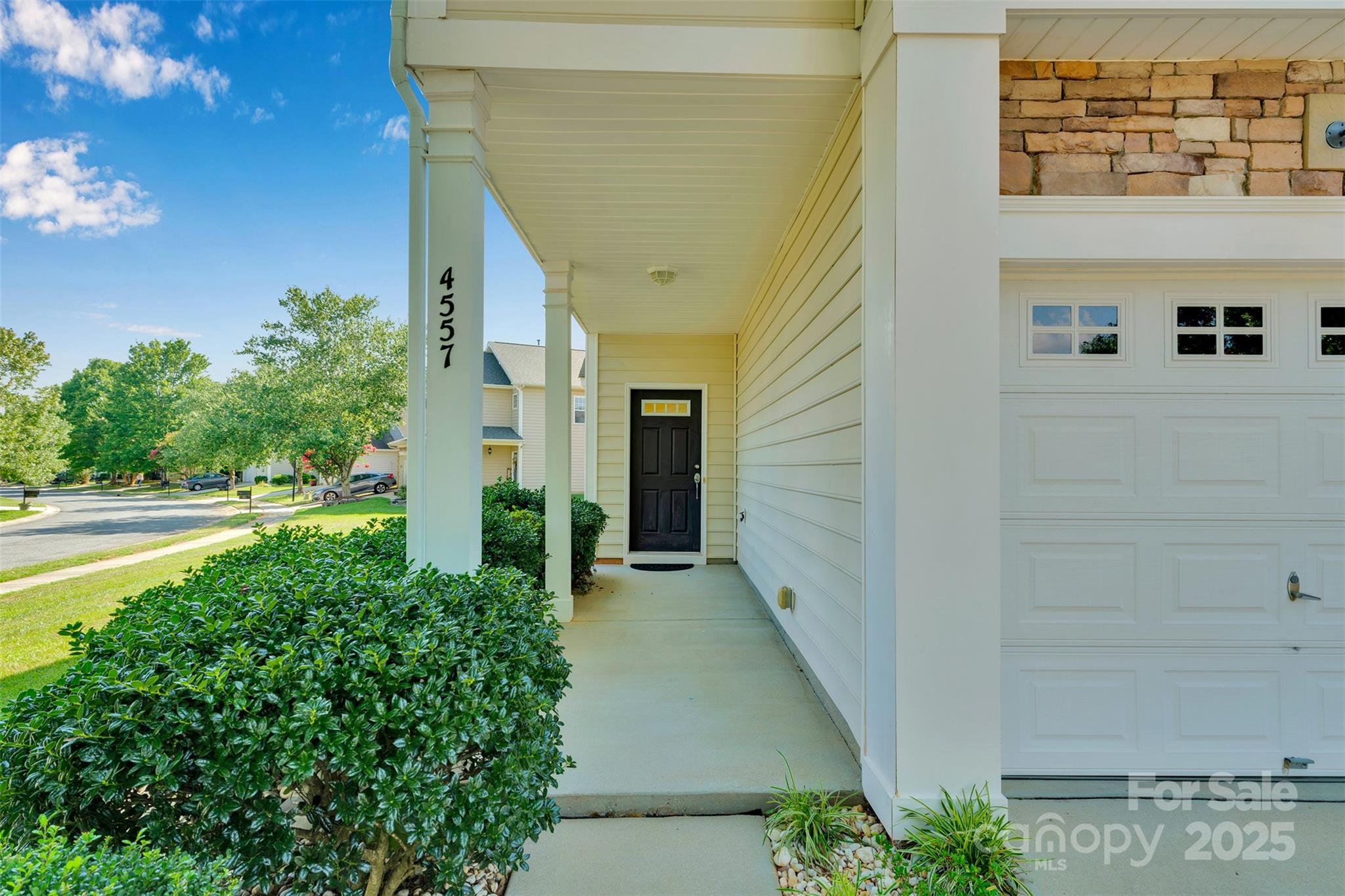 4557 Scarlett Oak Drive