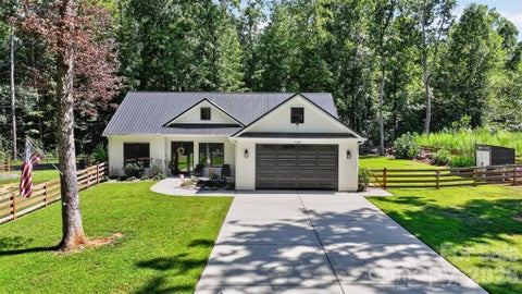 Photo of 7342 Milan Drive, Huntersville, NC 28078 (MLS # 4418830)