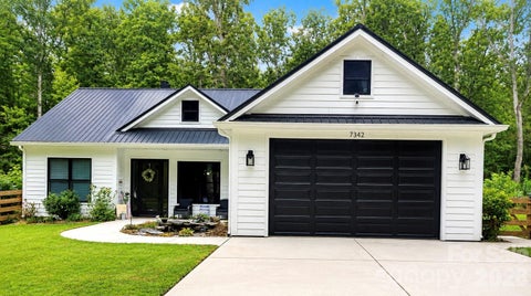 Photo of 7342 Milan Drive, Huntersville, NC 28078 (MLS # 4418830)