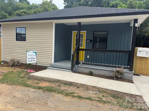Photo of 712 Henry Avenue, Gastonia, NC 28052 (MLS # 4407404)