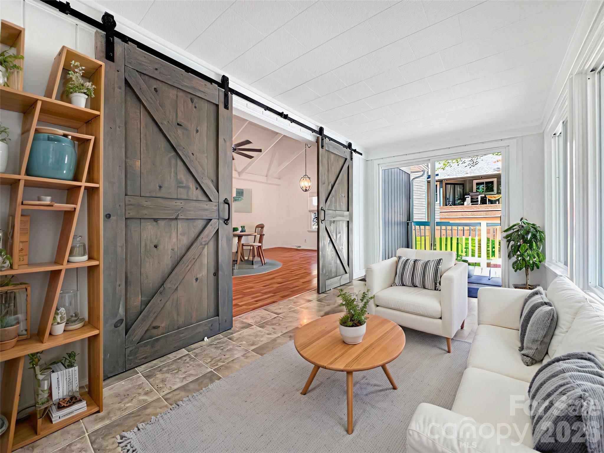 Tega Cay - Residential