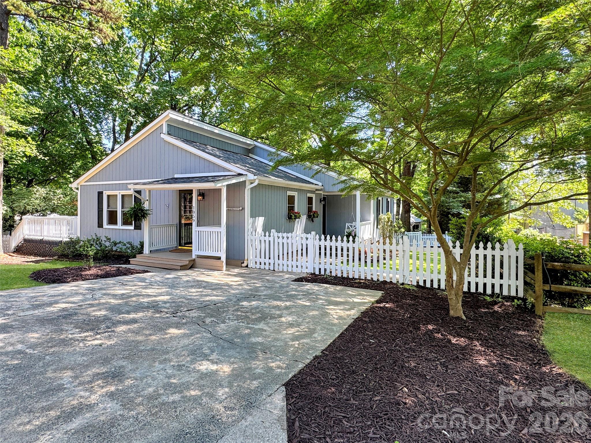 Tega Cay - Residential