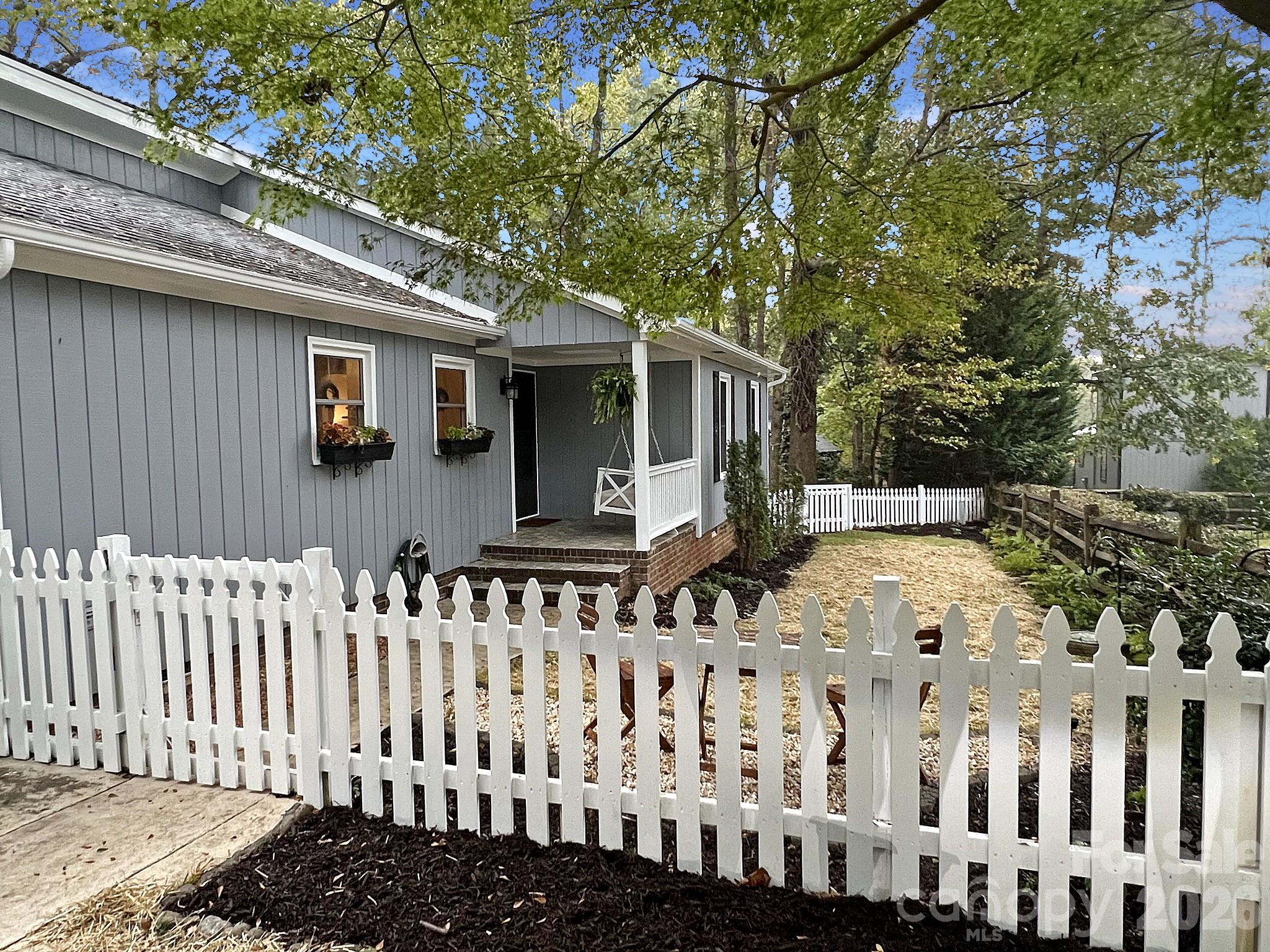 Tega Cay - Residential