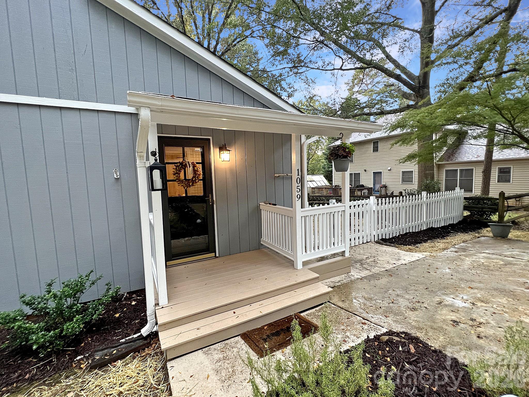 Tega Cay - Residential