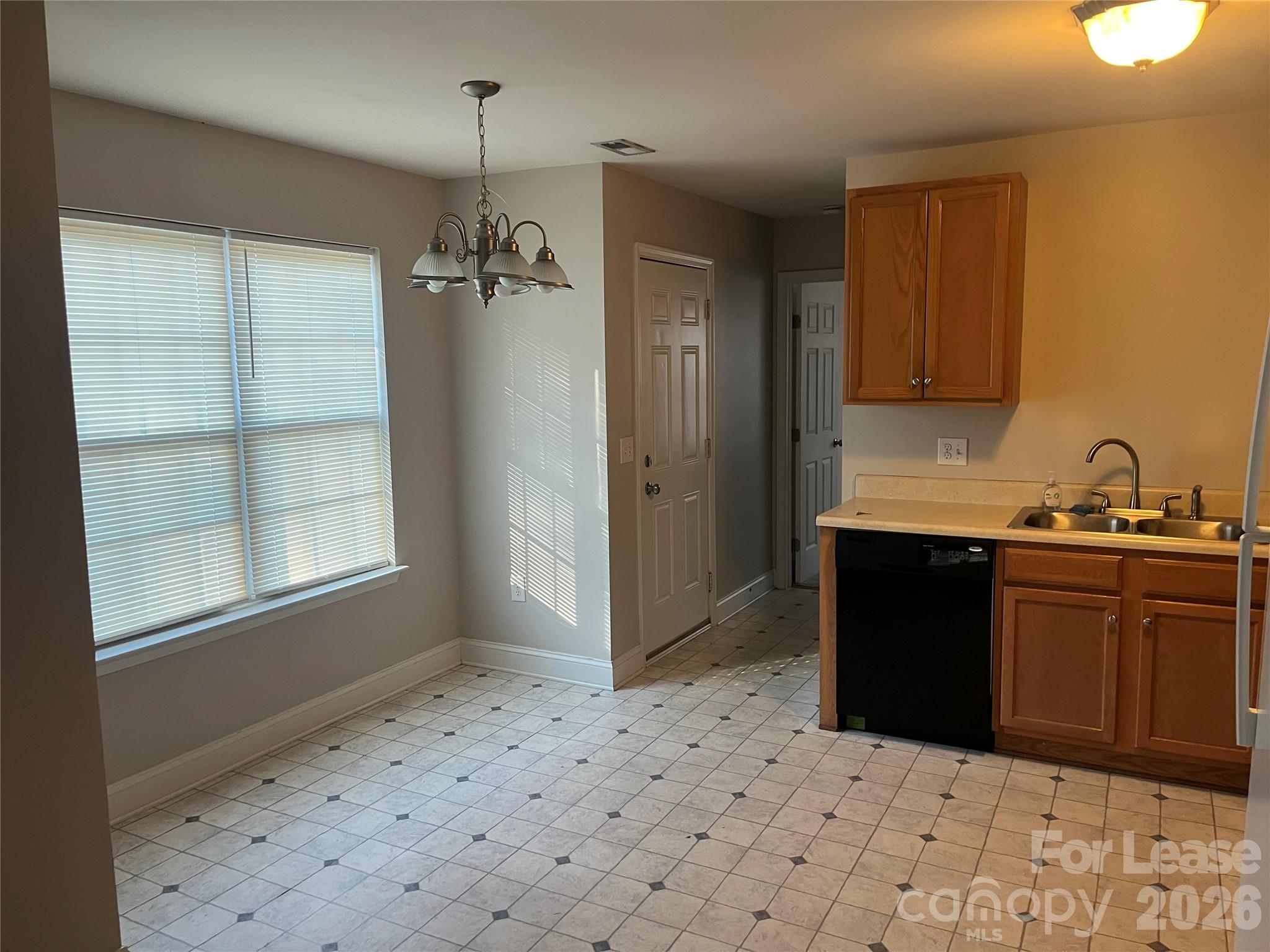 1923 Crestmont Avenue