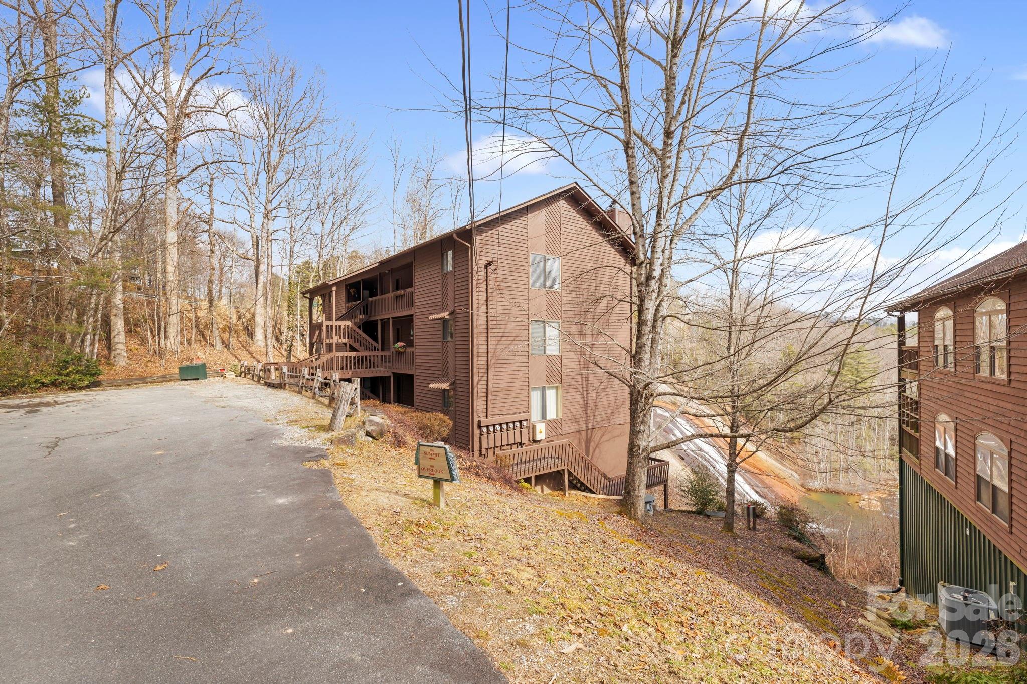 Toxaway Falls Condominium - Residential