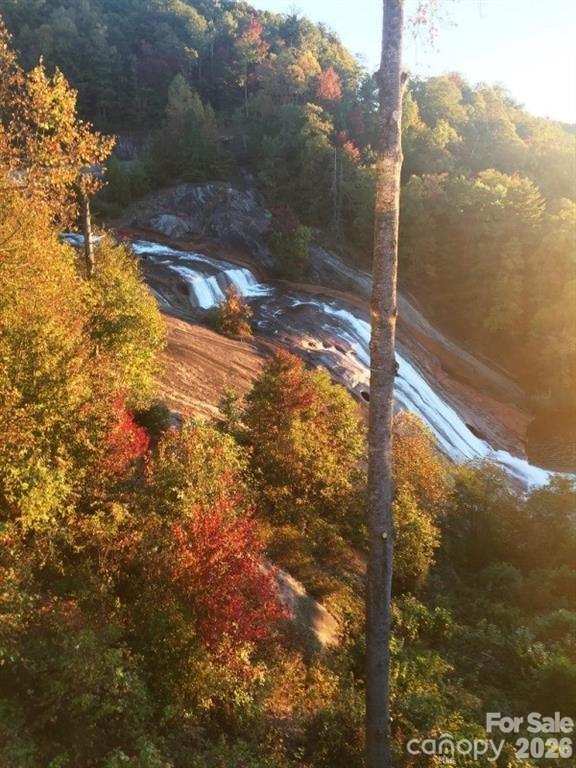Toxaway Falls Condominium - Residential